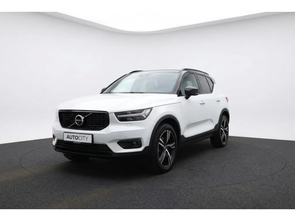 Volvo XC40 (2022) — foto 1