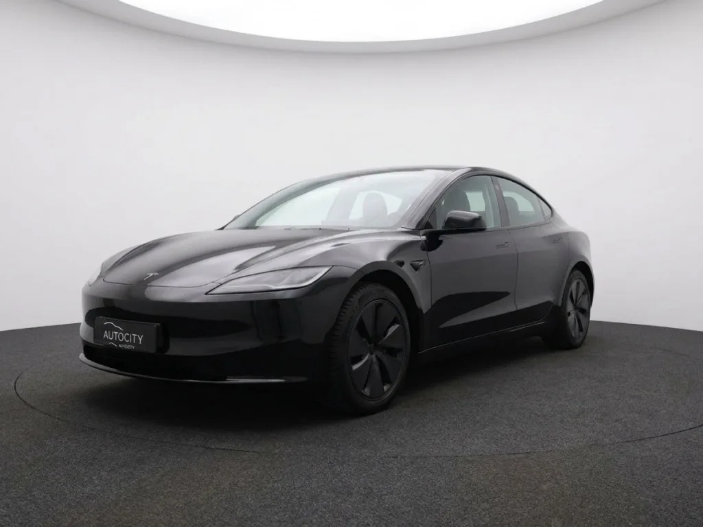 Tesla Model 3 (2024) — foto 1