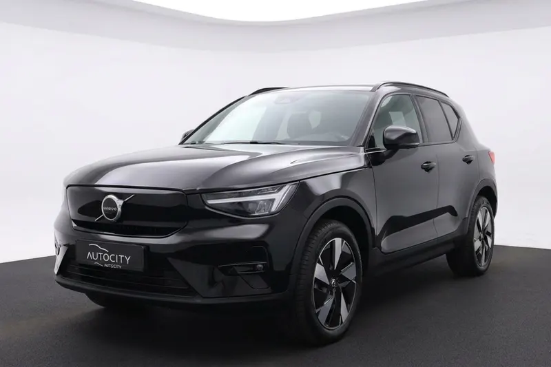 Volvo XC40 (2025)
