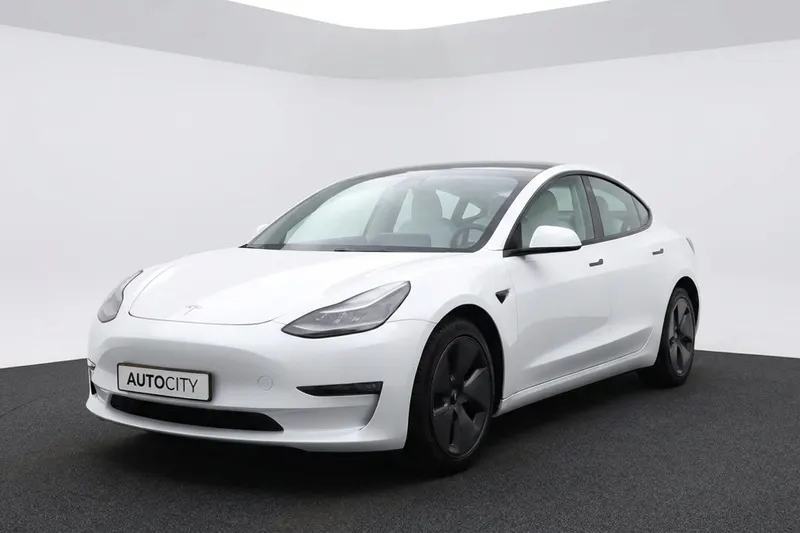 Tesla Model 3 (2021)