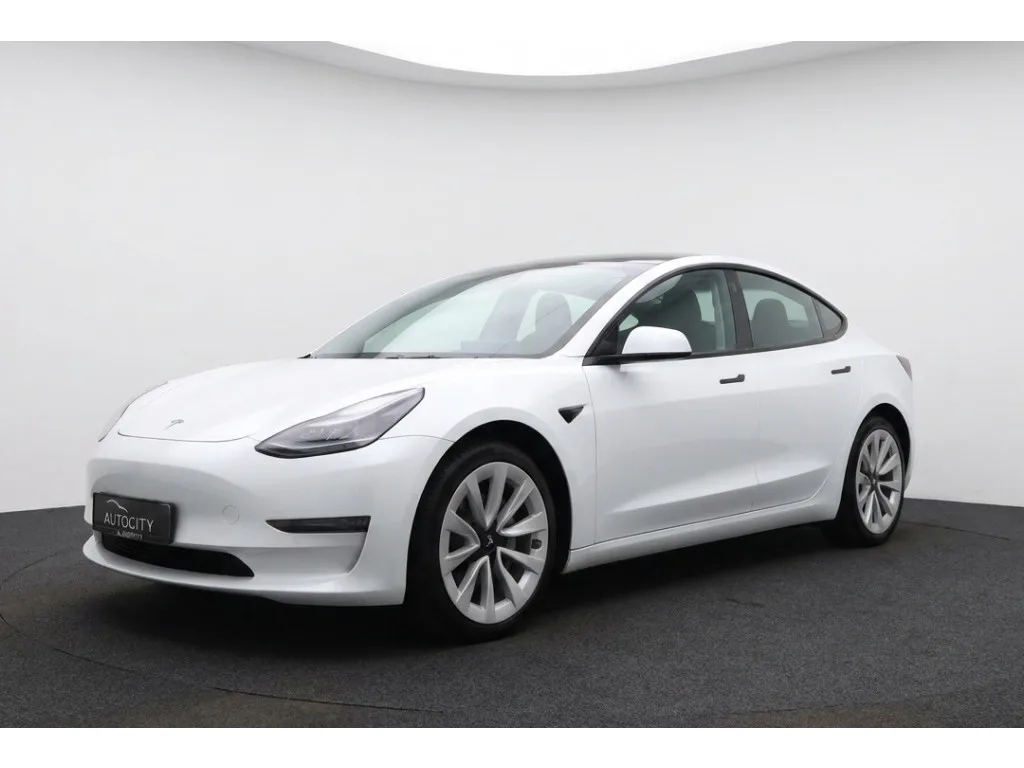 Tesla Model 3 (2022) — foto 1