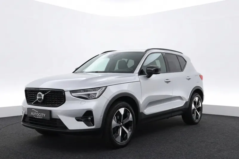 Volvo XC40 (2023)