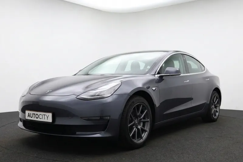 Tesla Model 3 (2020)