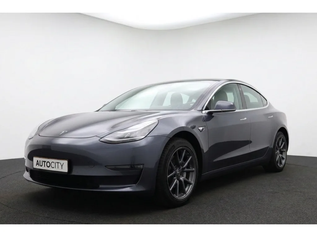 Tesla Model 3 (2020) — foto 1