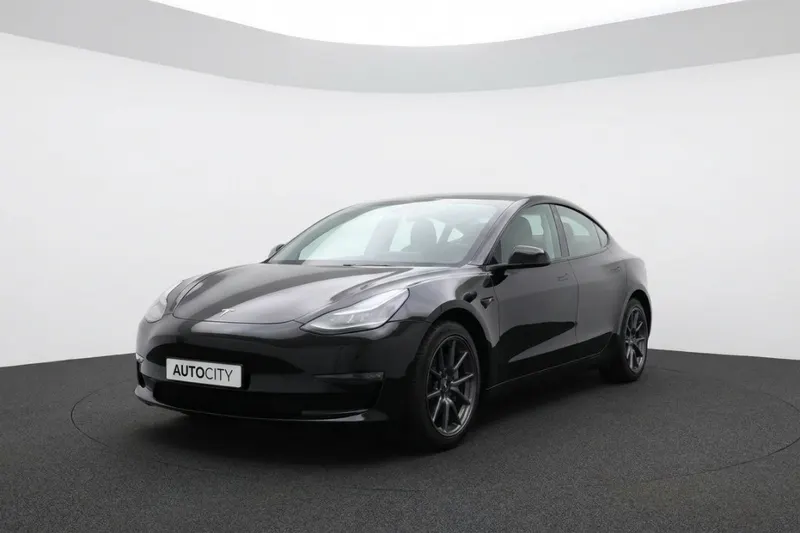 Tesla Model 3 (2019)