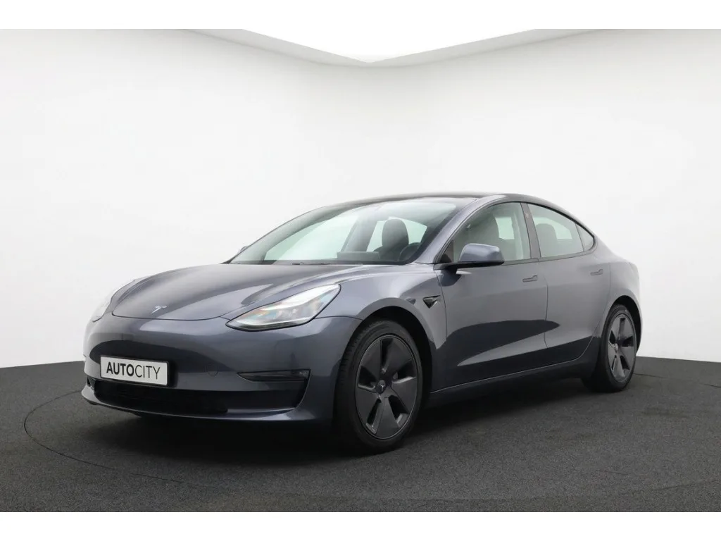 Tesla Model 3 (2022) — foto 1