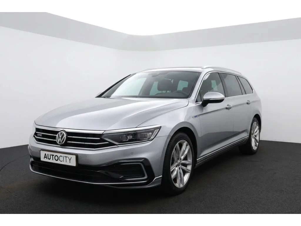 Volkswagen Passat (2020) — foto 1