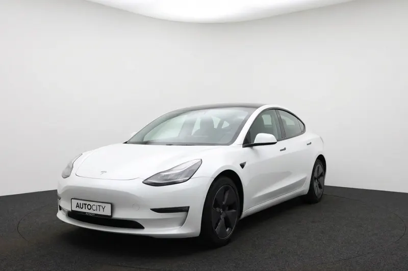 Tesla Model 3 (2020)