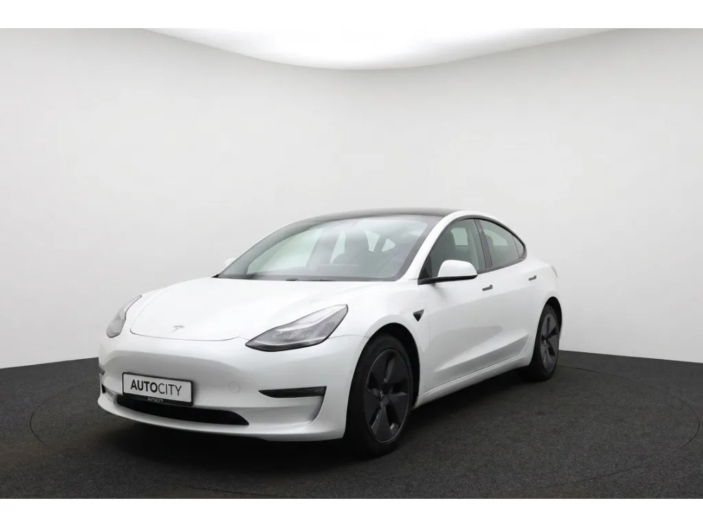 Tesla Model 3 (2020) — foto 1