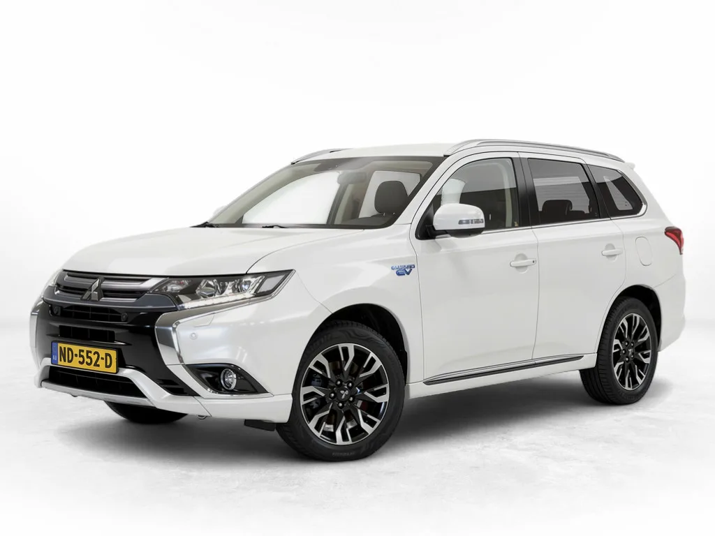 Mitsubishi Outlander (2016) — foto 1
