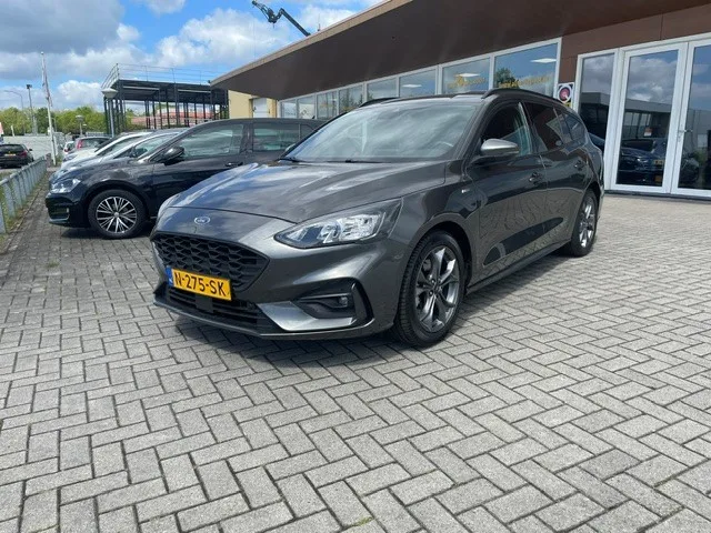 Ford Focus (2022) — foto 1