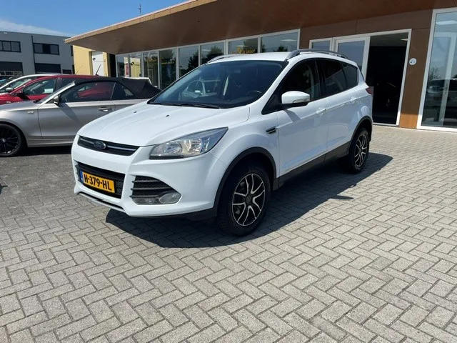 Ford Kuga (2016) — foto 1