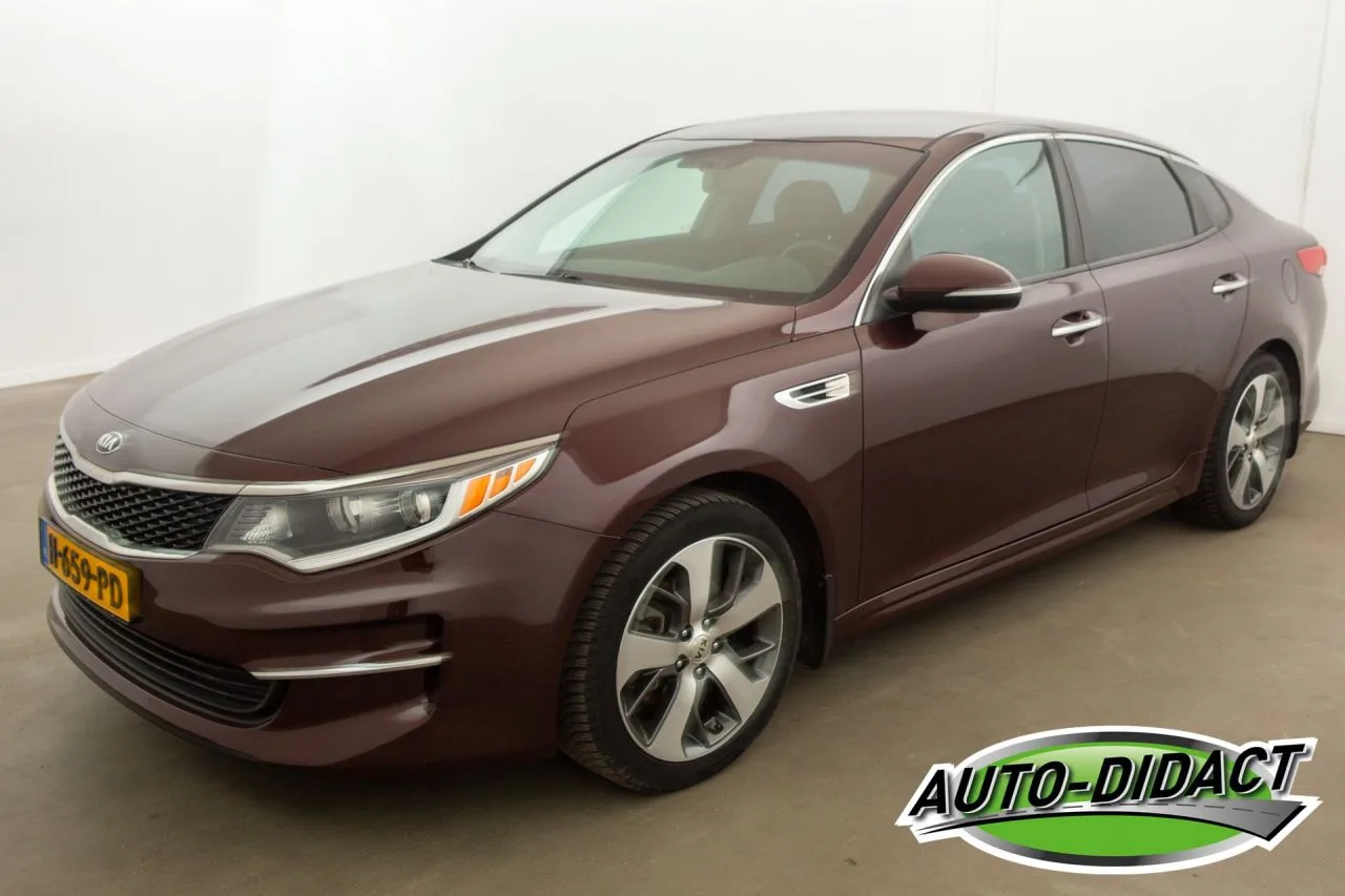 Kia Optima (2016) — foto 1