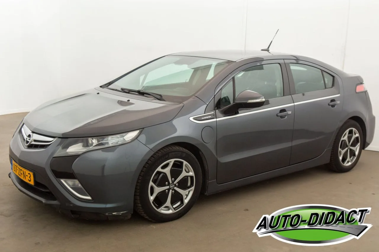 Opel 1.4 Plug-in Hybrid Leder Navi Camera Clima (2012) — foto 1