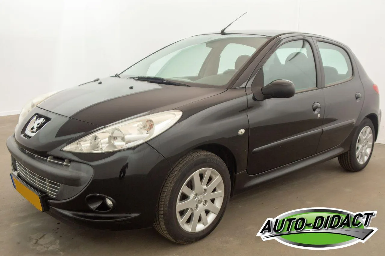Peugeot 206 (2009) — foto 1