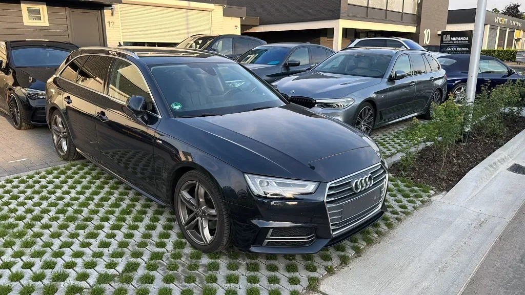 Audi A4 (2018) — foto 1