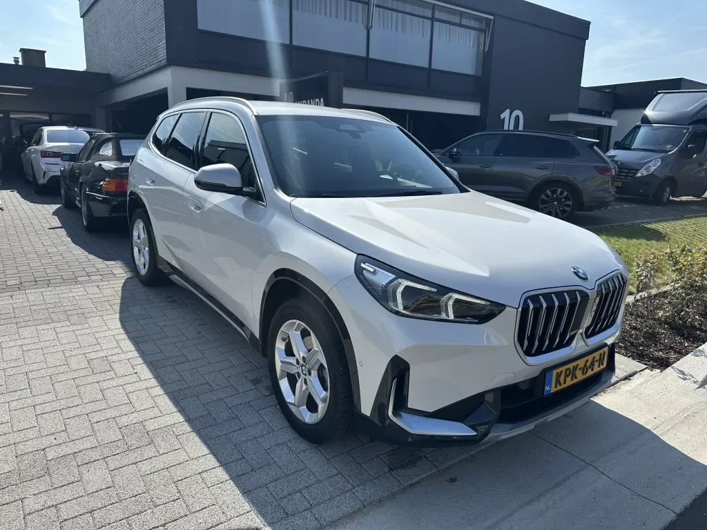 BMW X1 (2023) — foto 1