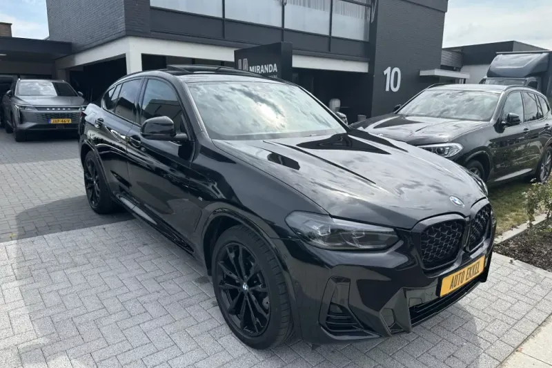 BMW X4 (2023)