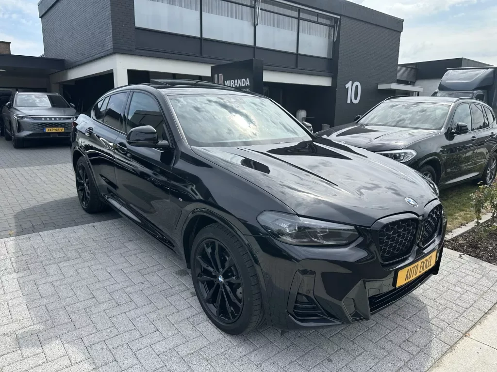 BMW X4 (2023) — foto 1