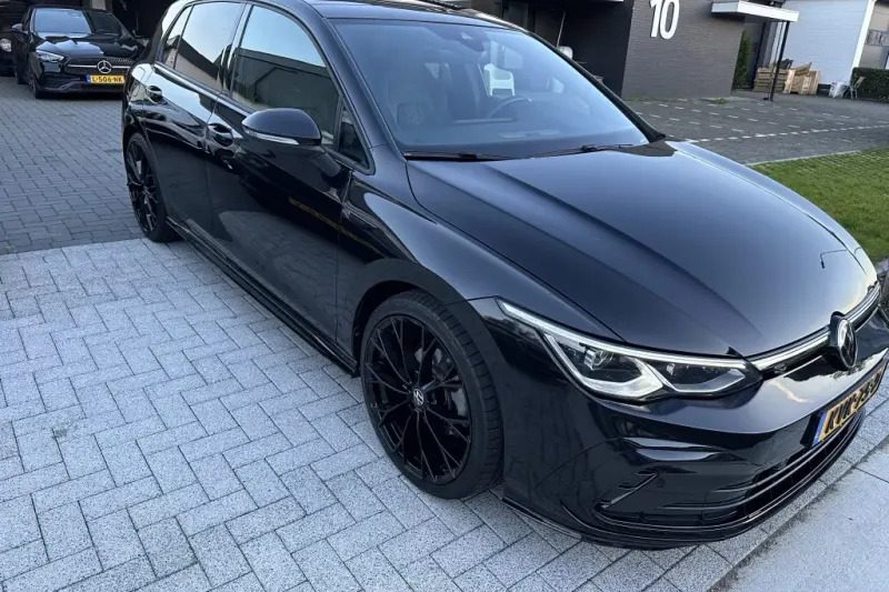 Volkswagen Golf (2023)