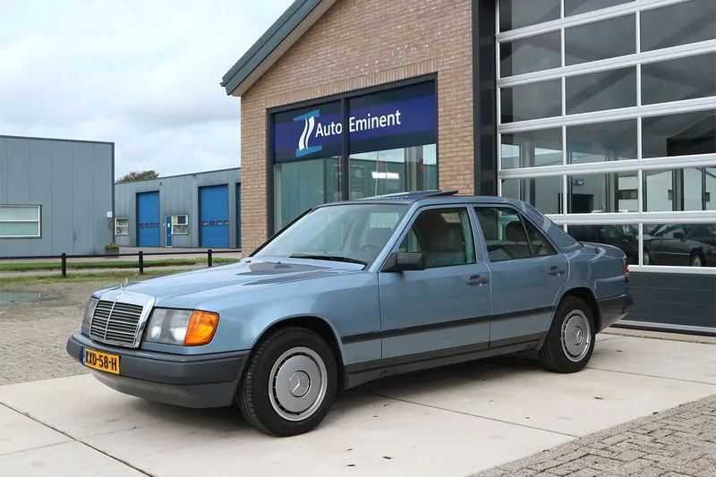Mercedes-Benz 200-Serie (1985)