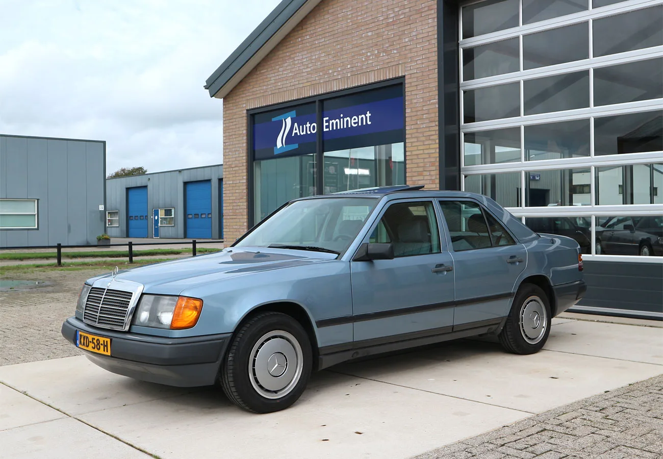 Mercedes-Benz 200-Serie (1985) — foto 1