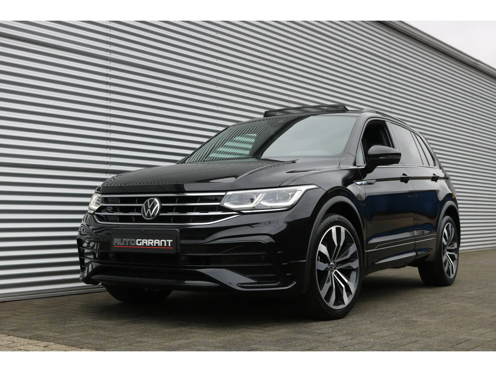 Volkswagen Tiguan (2021) — foto 1