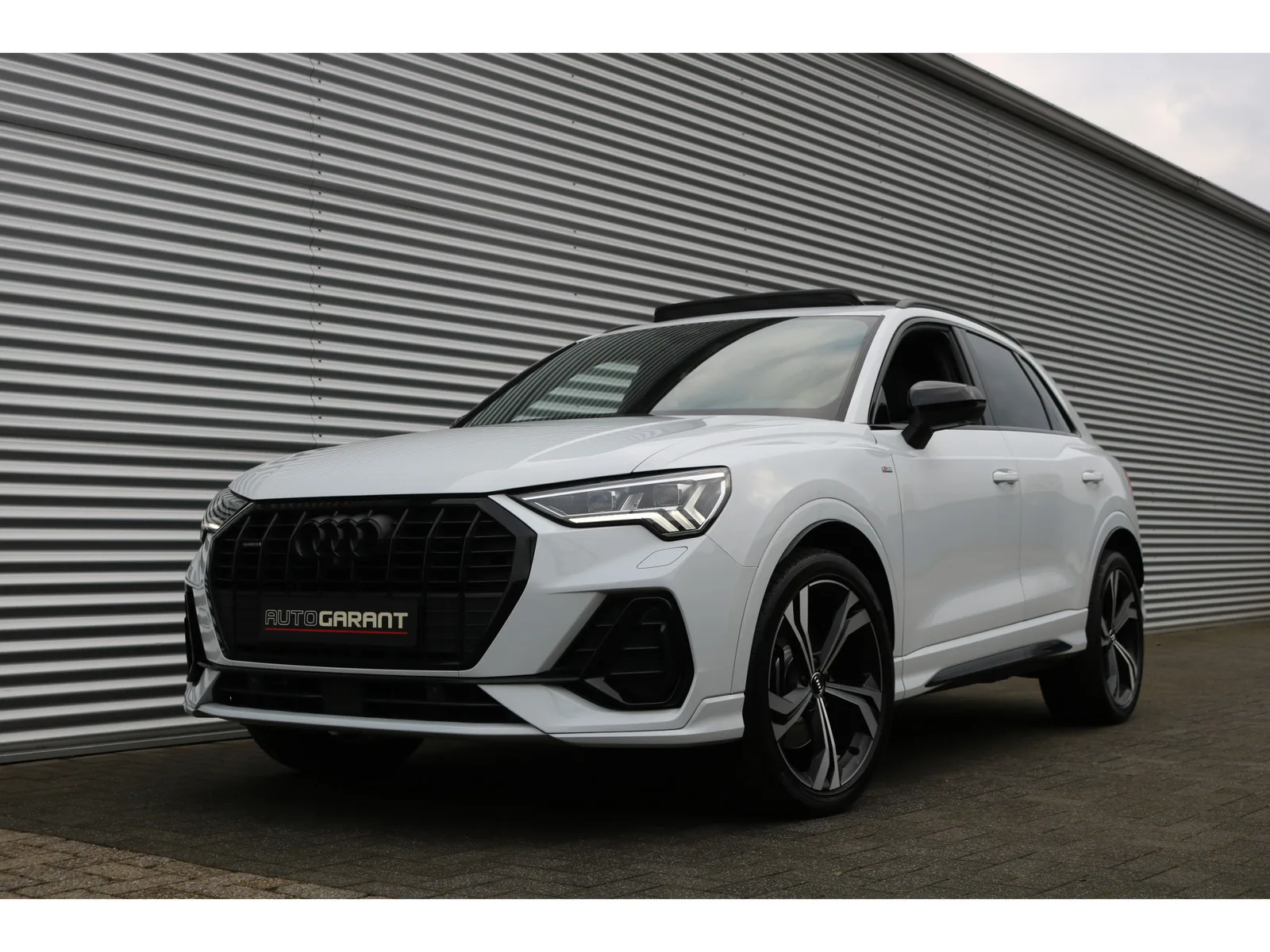 Audi Q3 (2020) — foto 1