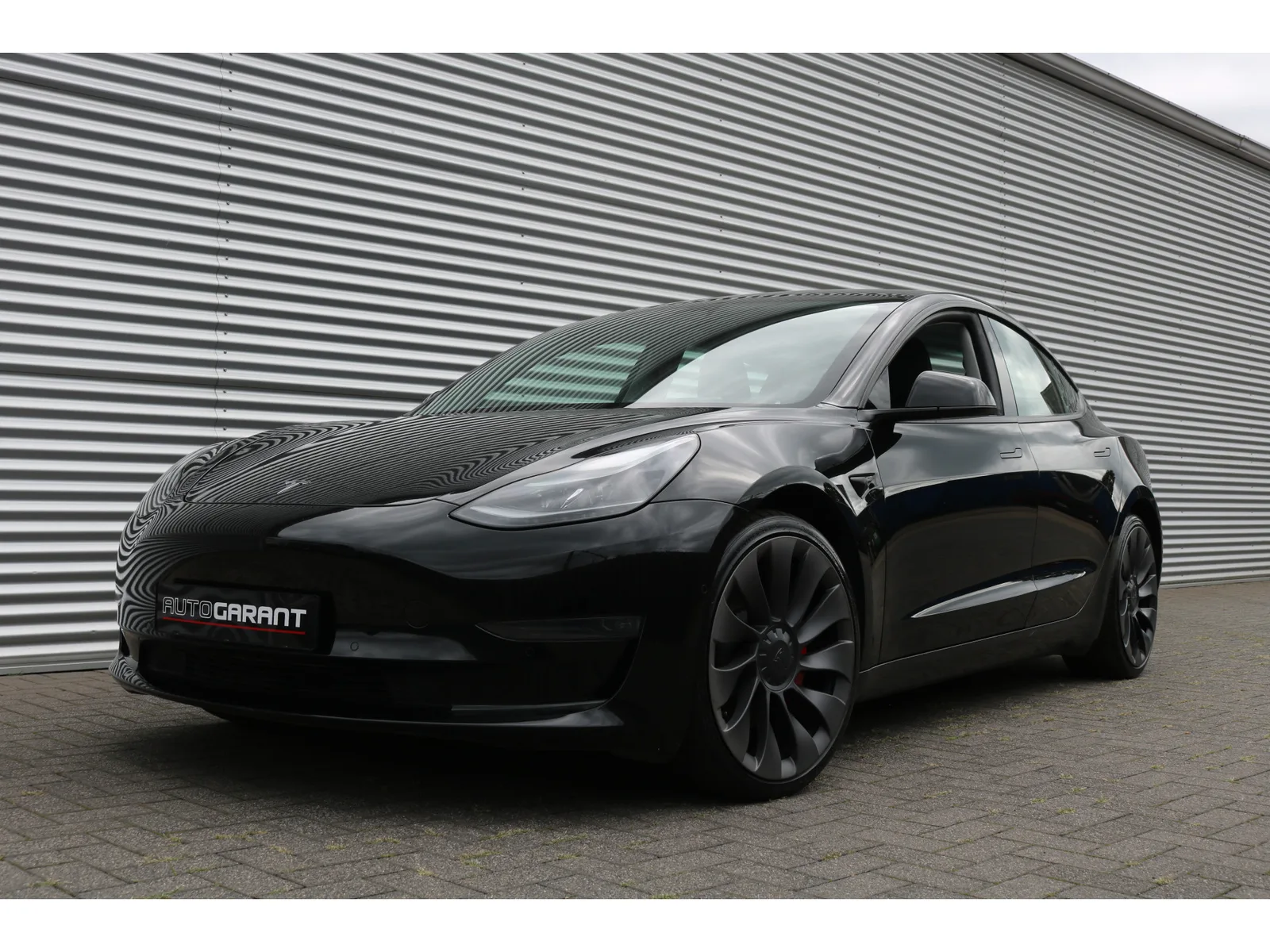 Tesla Model 3 (2021) — foto 1
