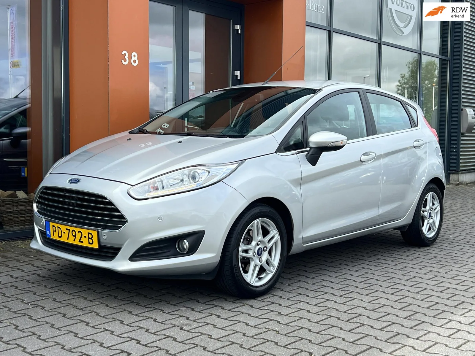 Ford Fiesta (2014) — foto 1