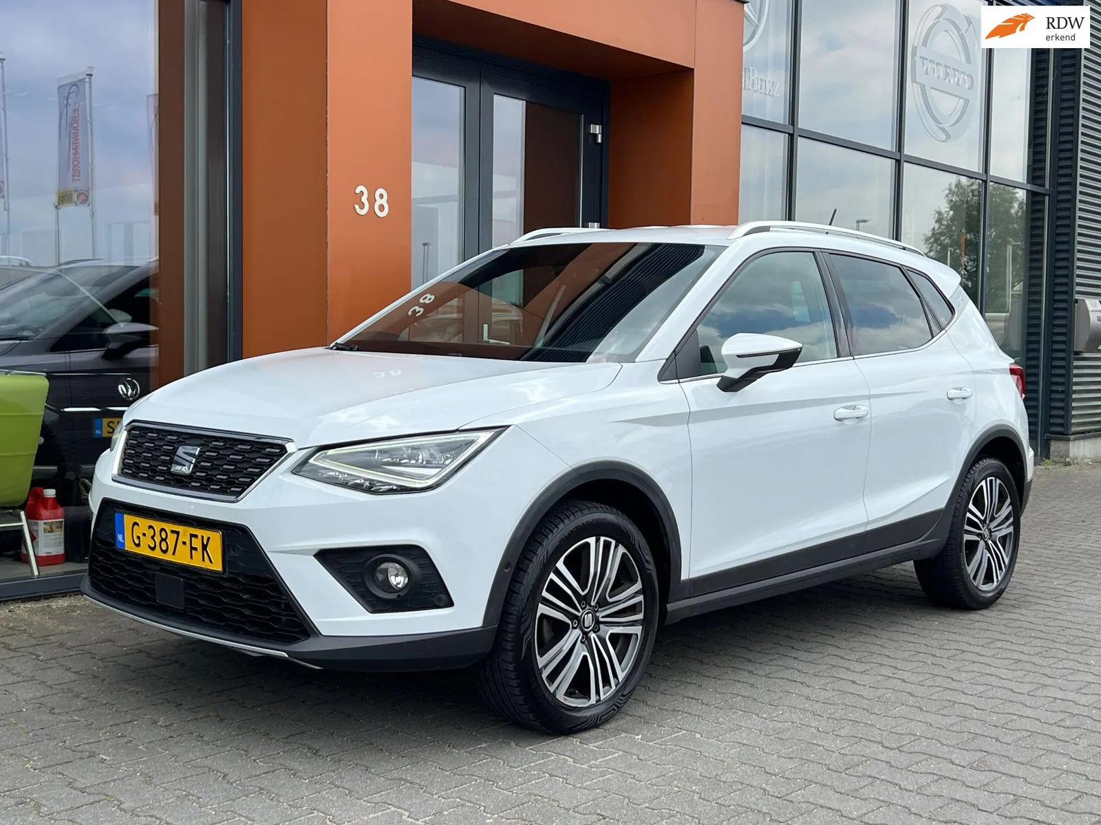 SEAT Arona (2018) — foto 1