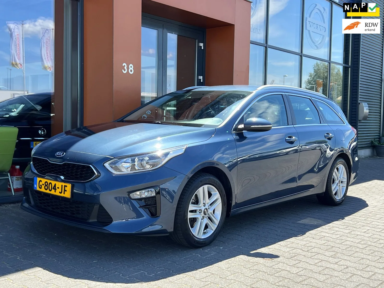 Kia Ceed Sportswagon (2019) — foto 1