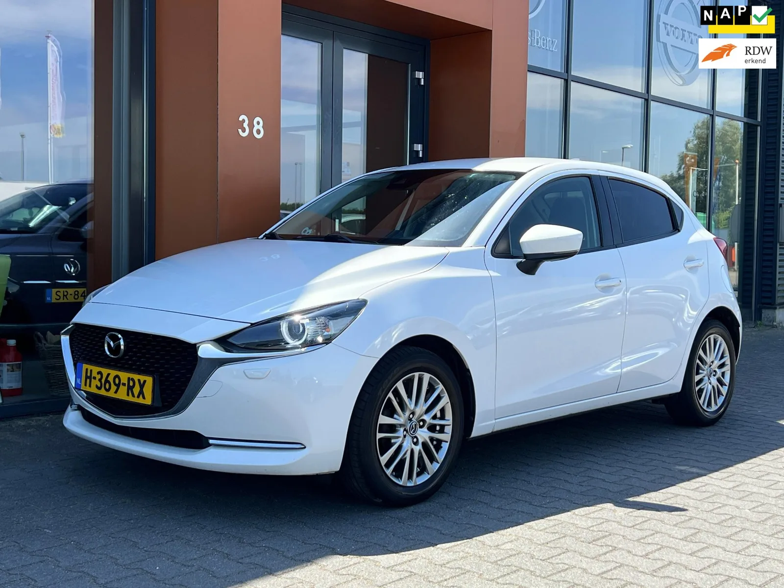 Mazda 2 (2020) — foto 1