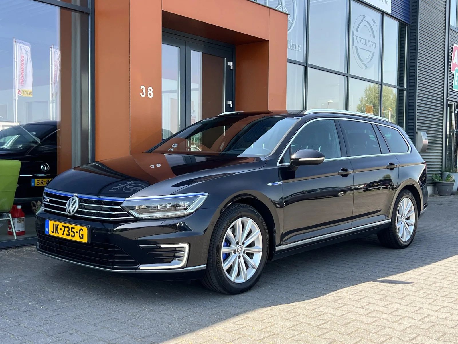 Volkswagen Passat (2015) — foto 1