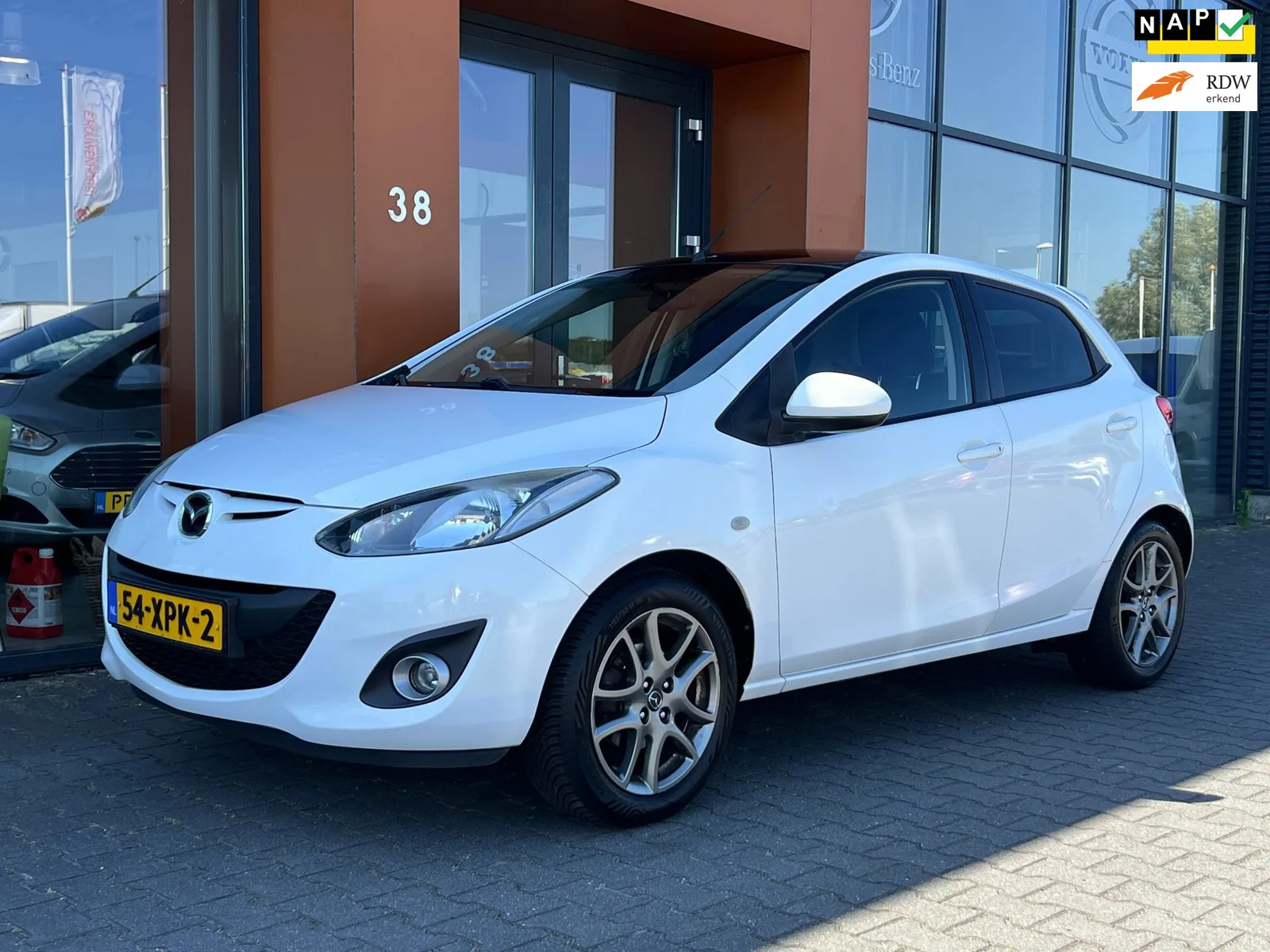 Mazda 2 (2012) — foto 1
