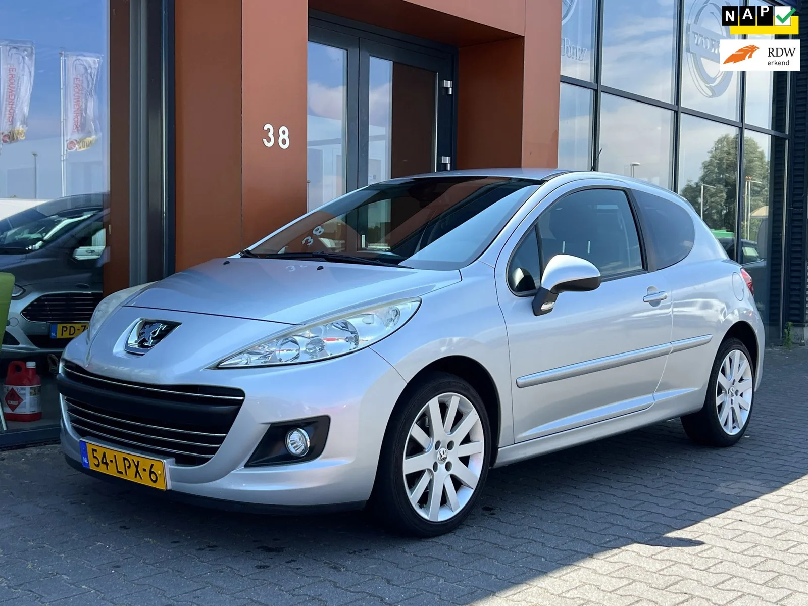 Peugeot 207 (2010) — foto 1