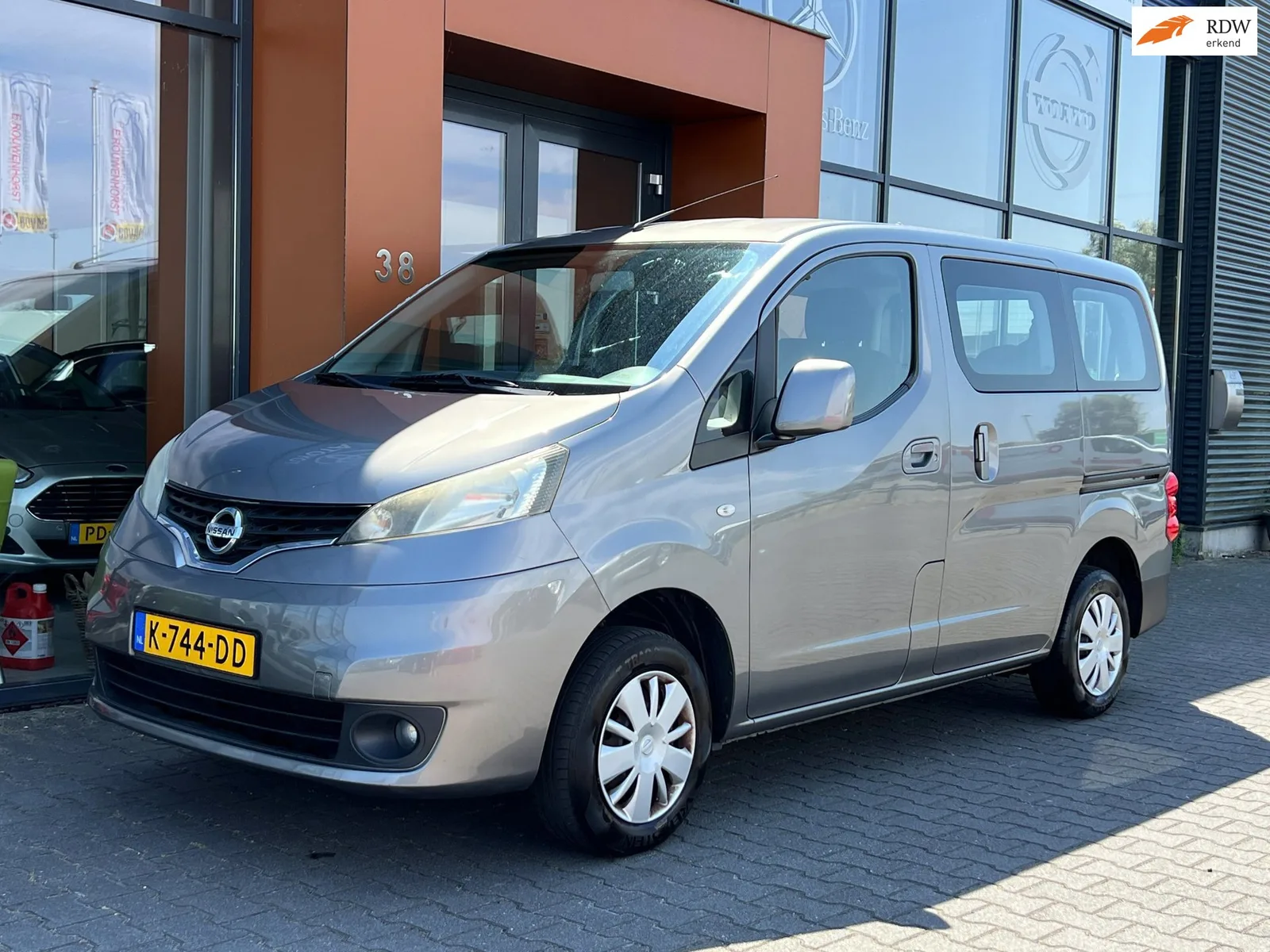 Nissan Evalia (2013) — foto 1