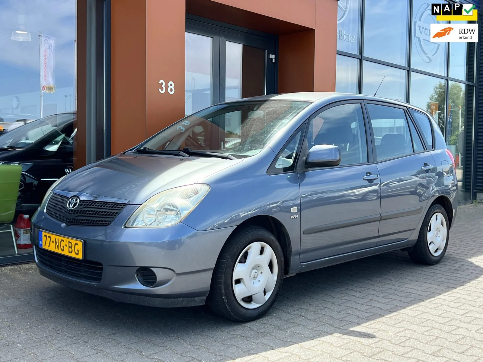 Toyota Corolla (2003) — foto 1