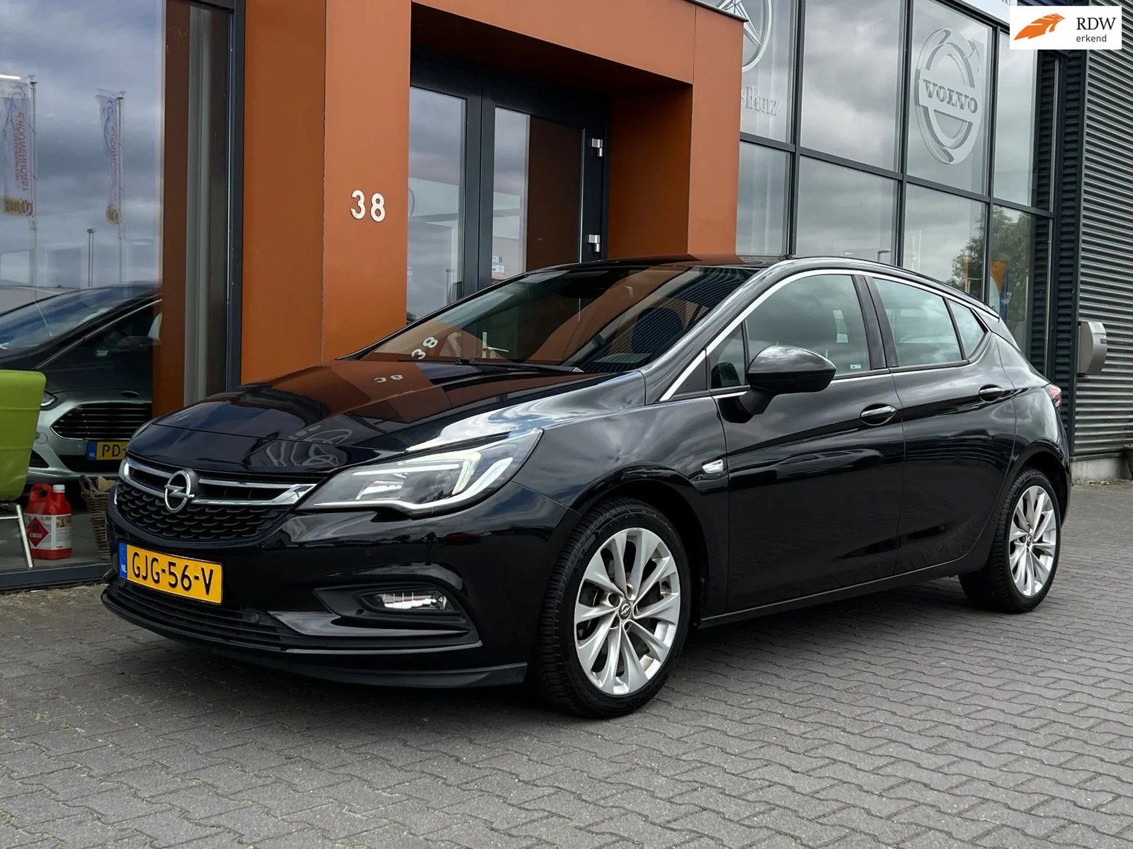 Opel Astra (2017) — foto 1