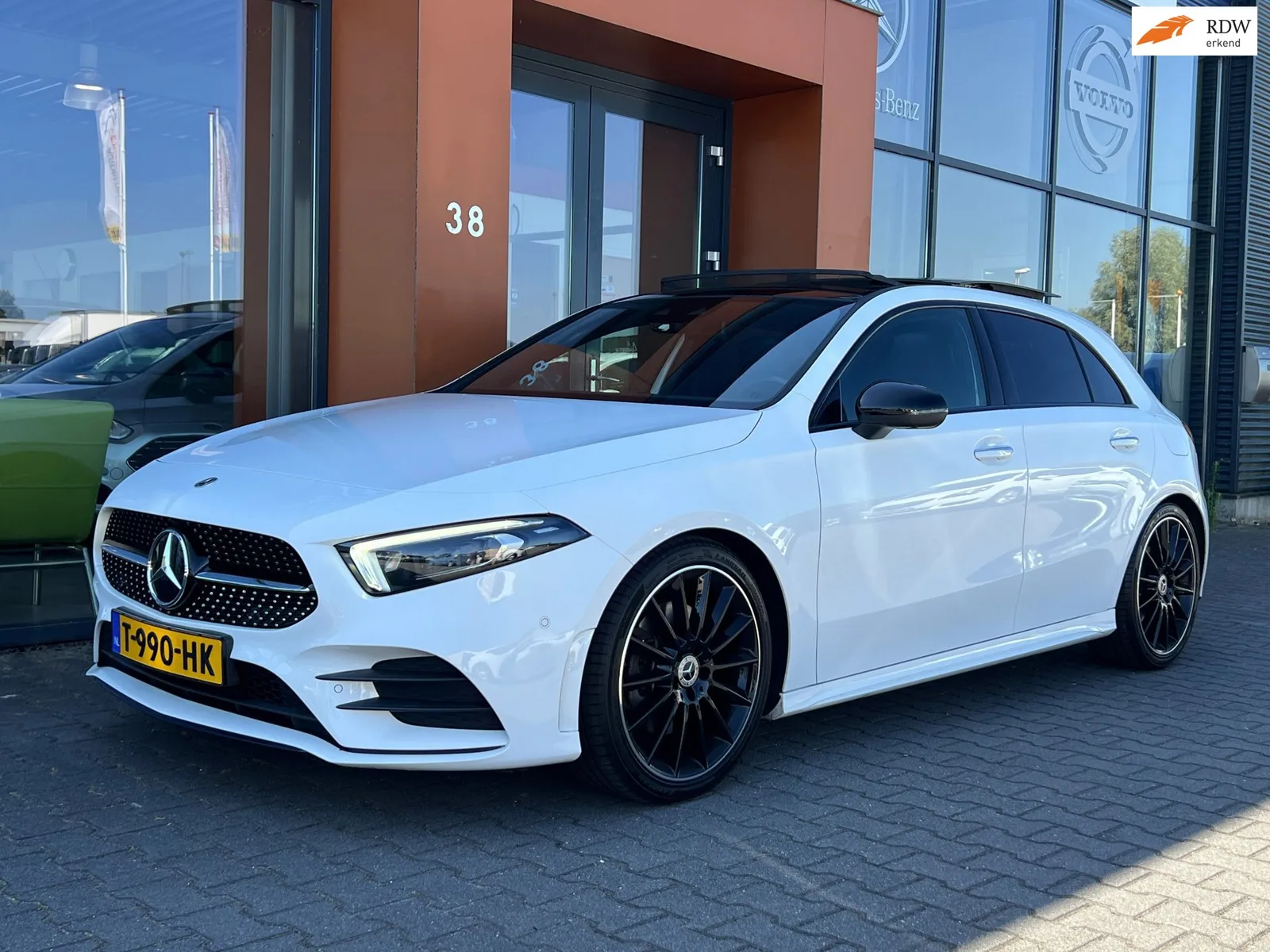 Mercedes-Benz A-Klasse (2021) — foto 1
