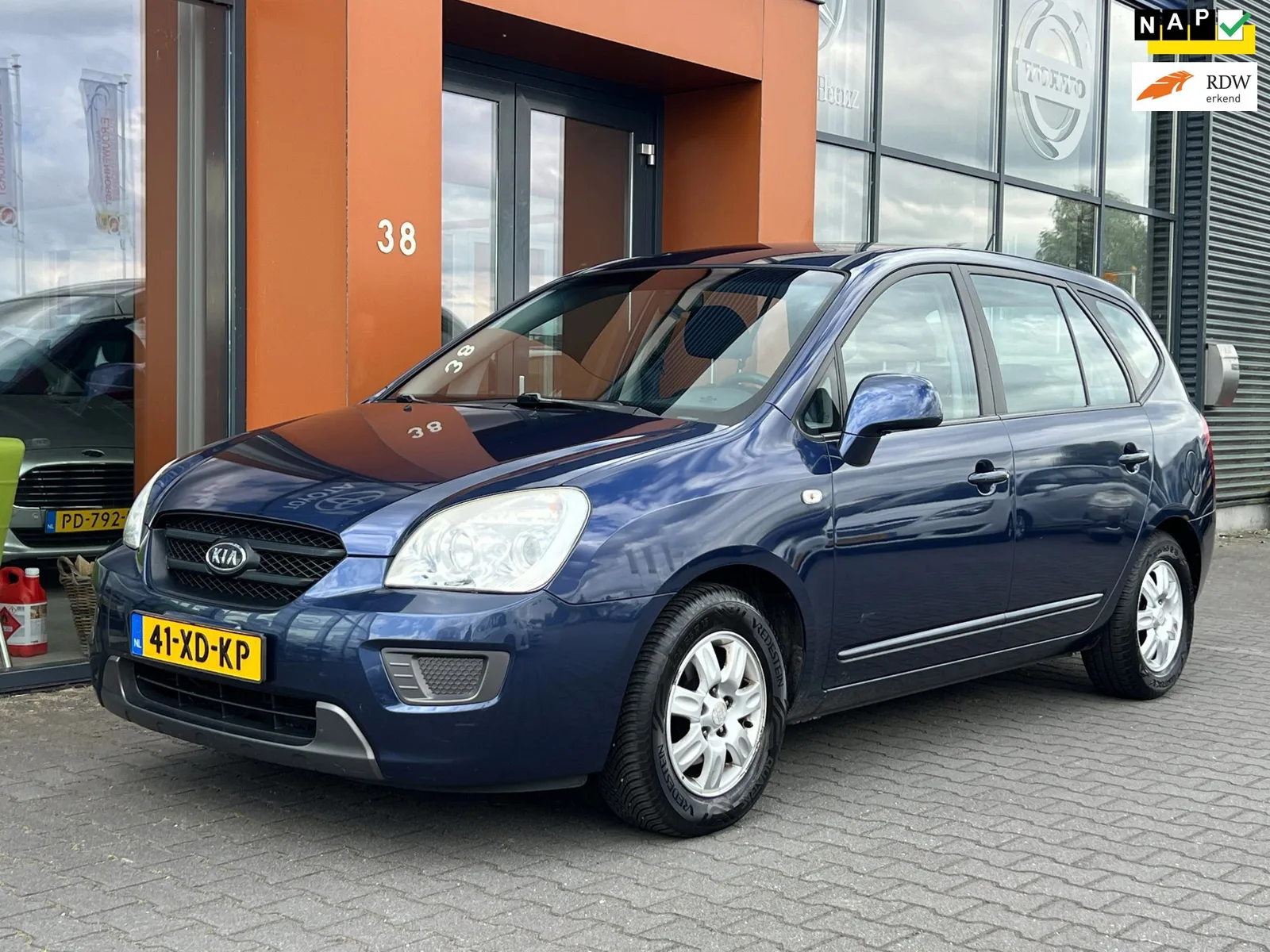 Kia Carens (2007) — foto 1