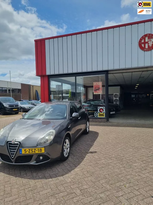 Alfa Romeo Giulietta (2011) — foto 1