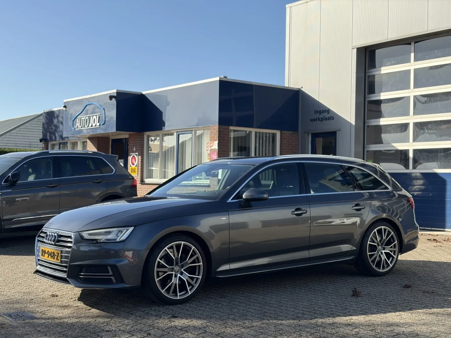 Audi A4 (2018) — foto 1