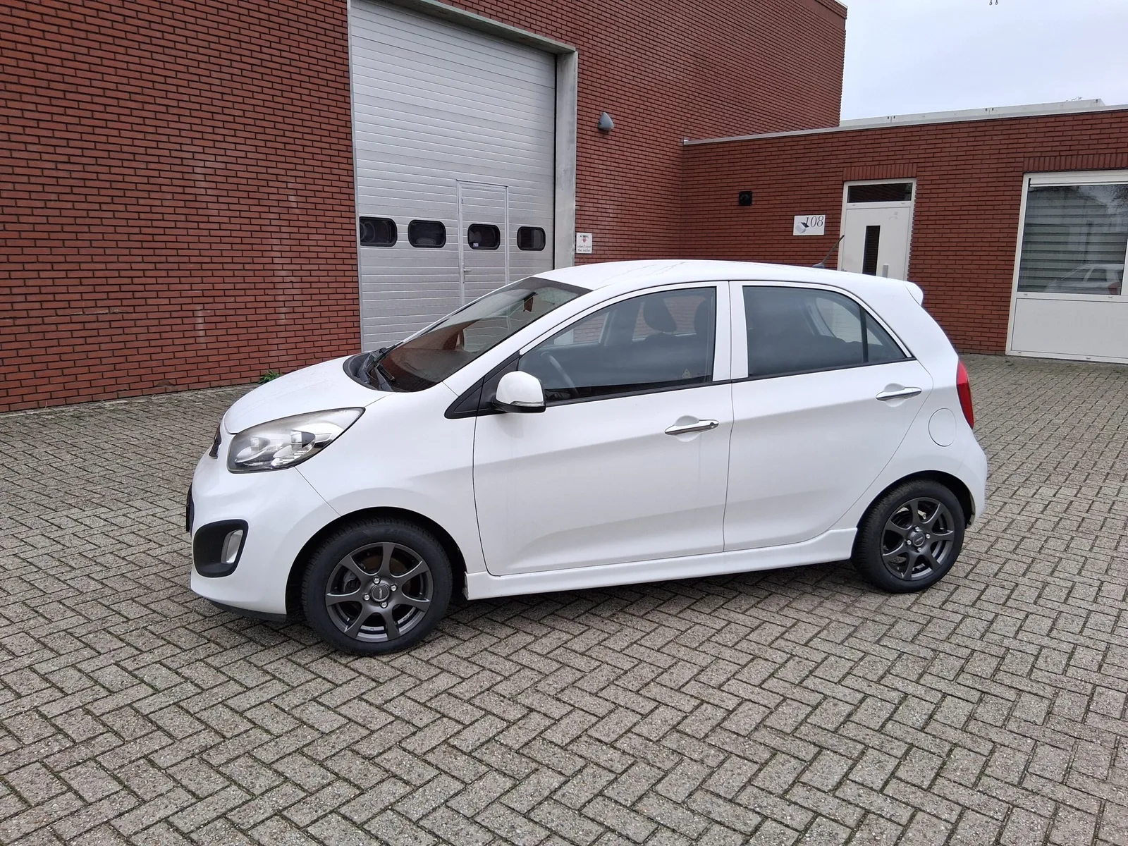 Kia Picanto (2013) — foto 1