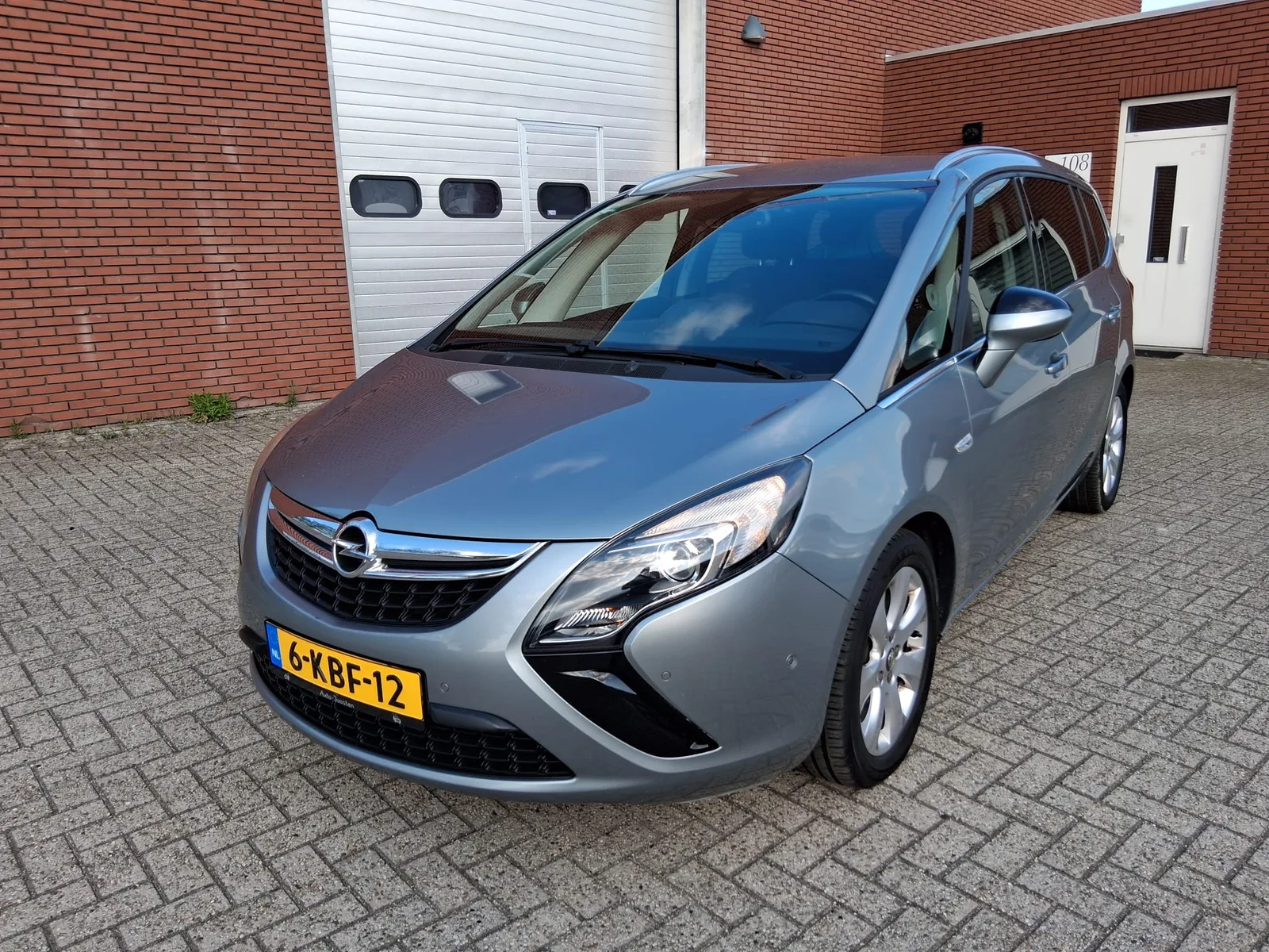 Opel Zafira (2013) — foto 1