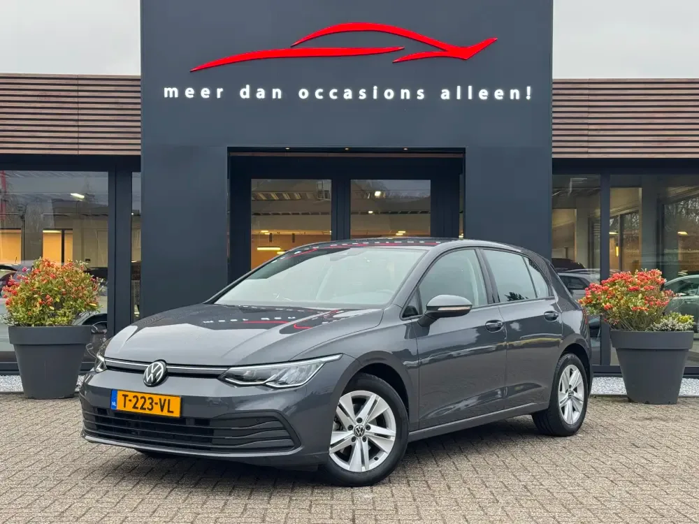 Volkswagen Golf (2023) — foto 1