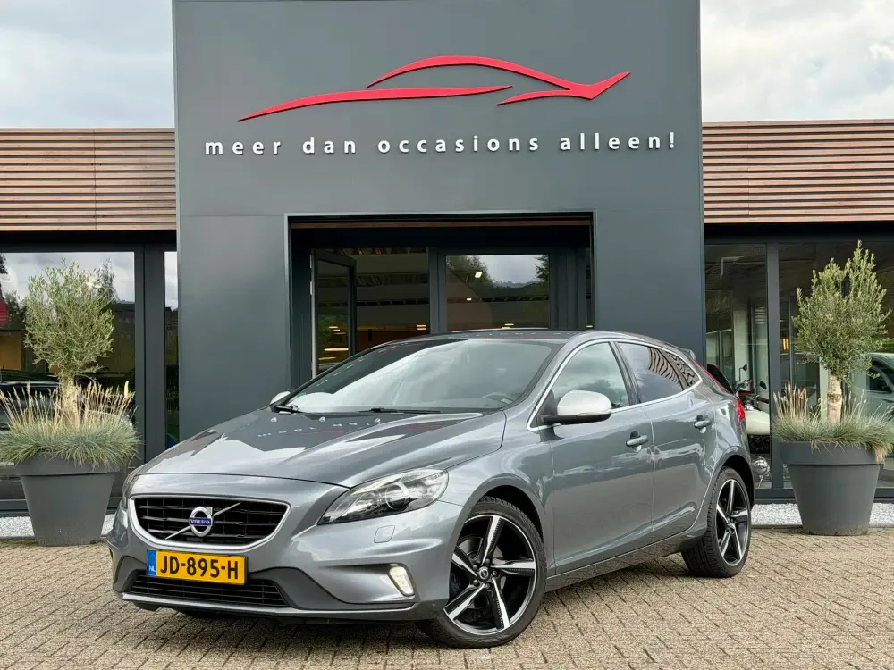 Volvo V40 (2016) — foto 1