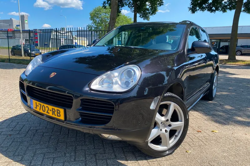 Porsche Cayenne (2005)