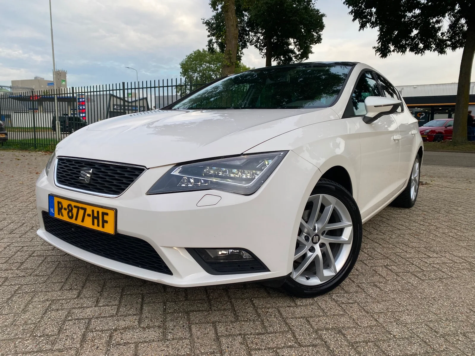 SEAT Leon (2014) — foto 1