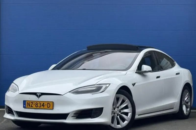 Tesla Model S (2017)